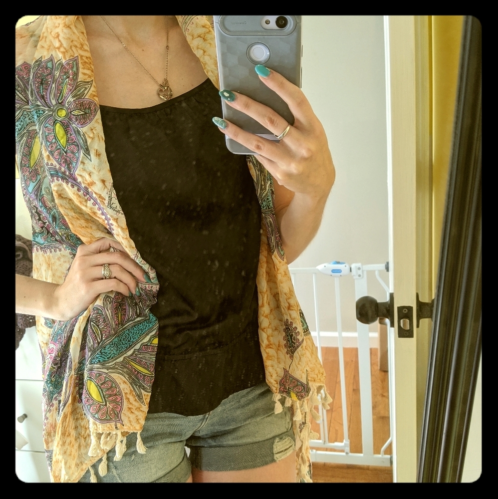 4/$25 Paisley design sheer with tassel kimono